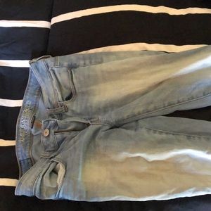 American Eagle Lightwash Jeans